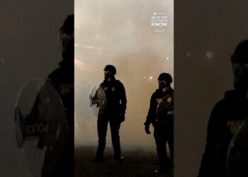 Federal immigration officers hit the streets in Chicago