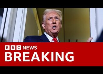 Trump limits refugee admissions to 7,500 and gives priority to white South Africans | BBC News