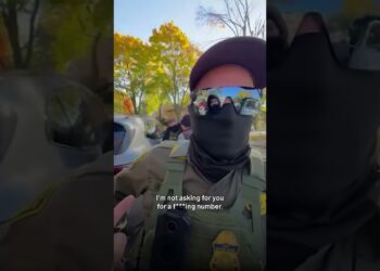 Cell video shows federal agents removing man from vehicle in Chicago